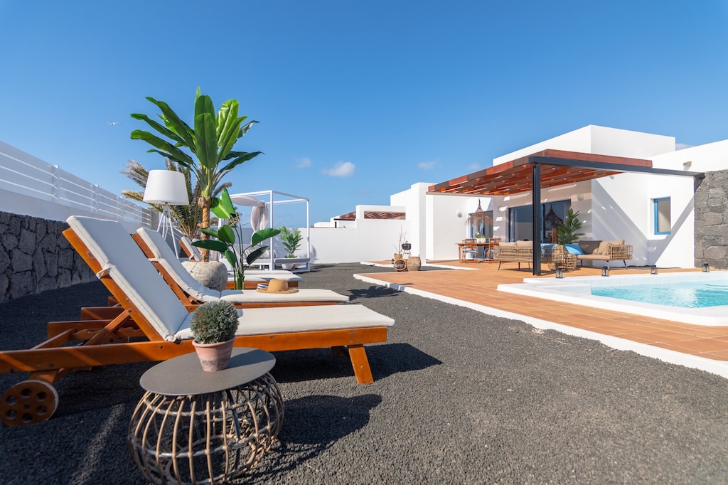 Nice terrace with outdoor furniture and private heated swimming pool.