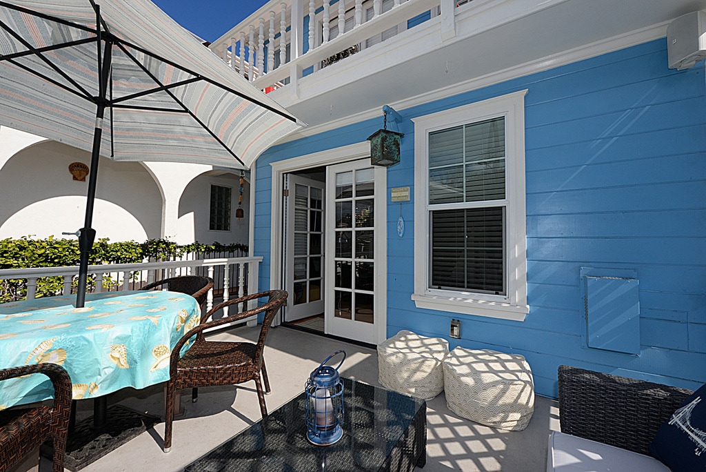 232W - Living Room Patio View