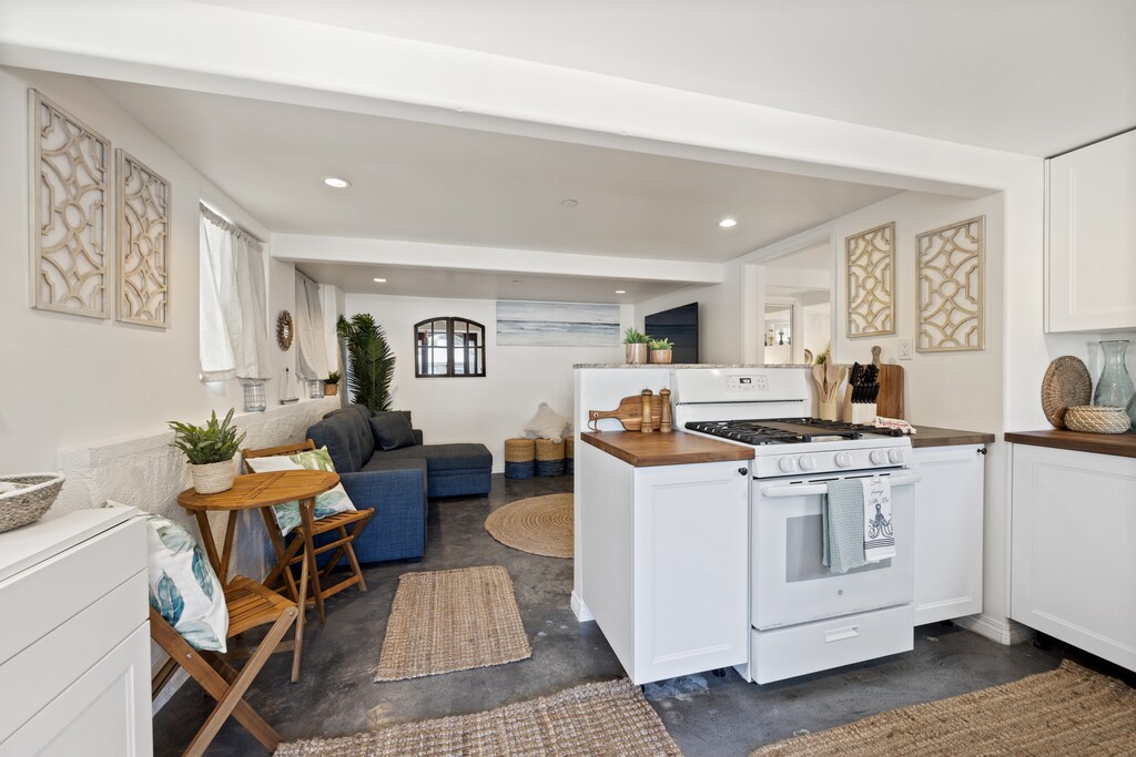 334W_1 - kitchen Area