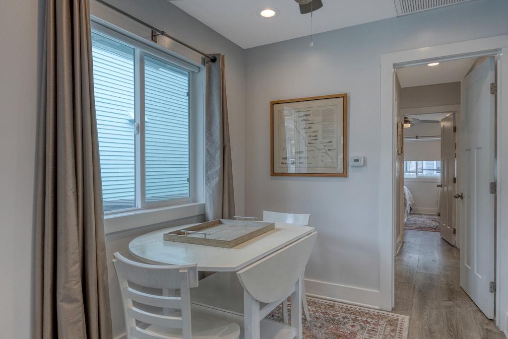 339CL - Kitchen Table