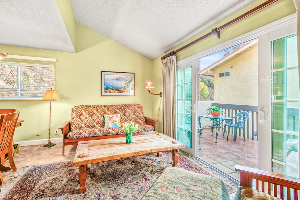 63SV - Living Room to Balcony