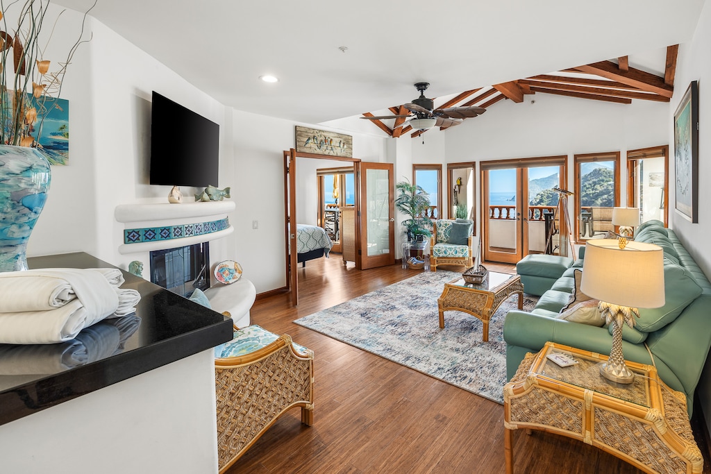 H1788 - Living Room - Beach Views