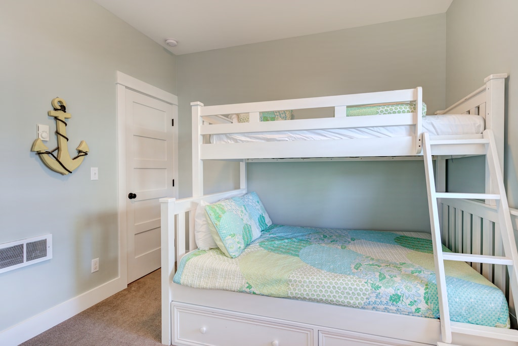 Main floor bunk bedroom