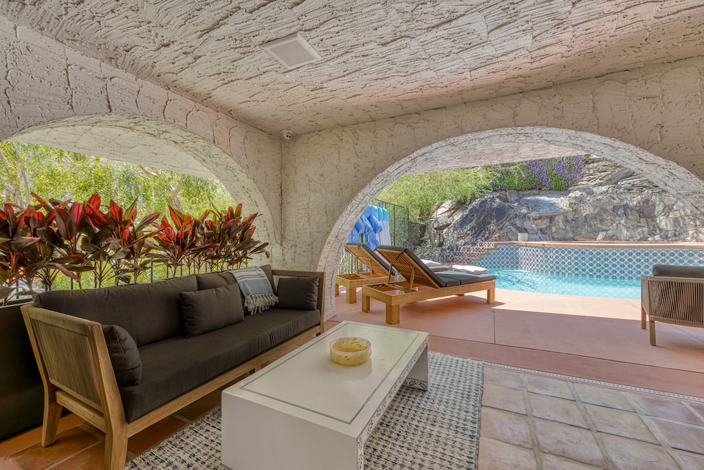 Ridge House - Outdoor Covered Area