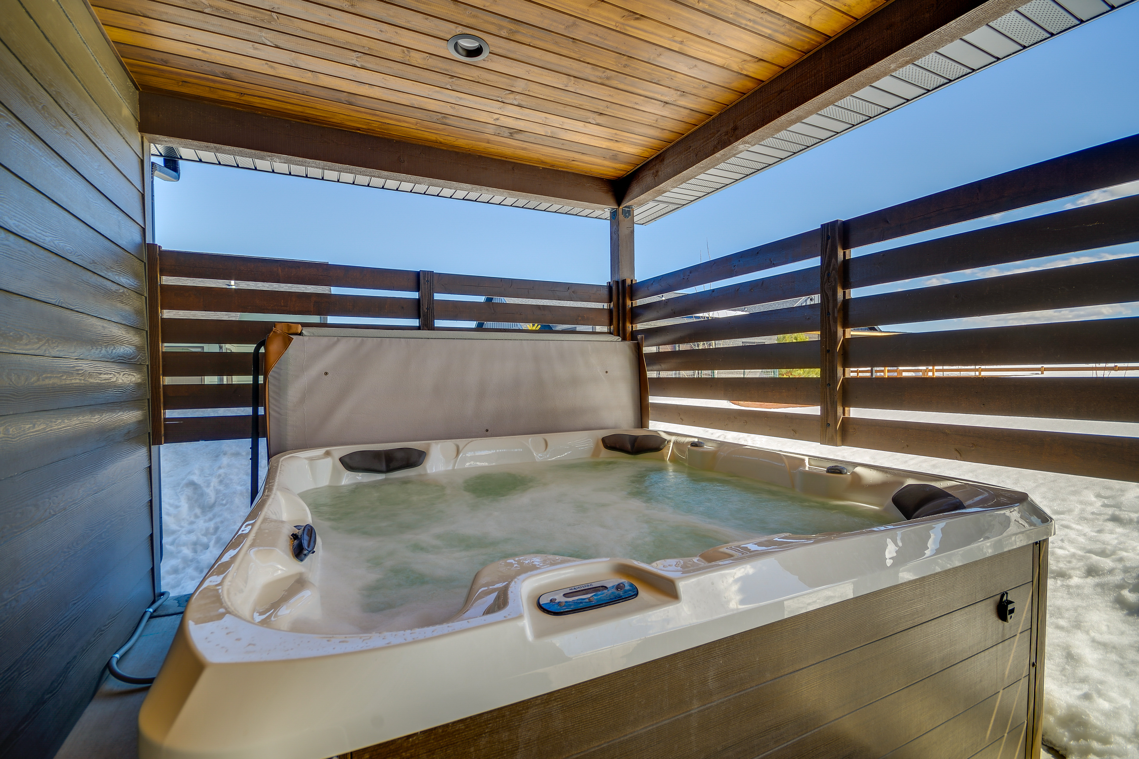 Stylish Montana Vacation Rental w/ Private Hot Tub