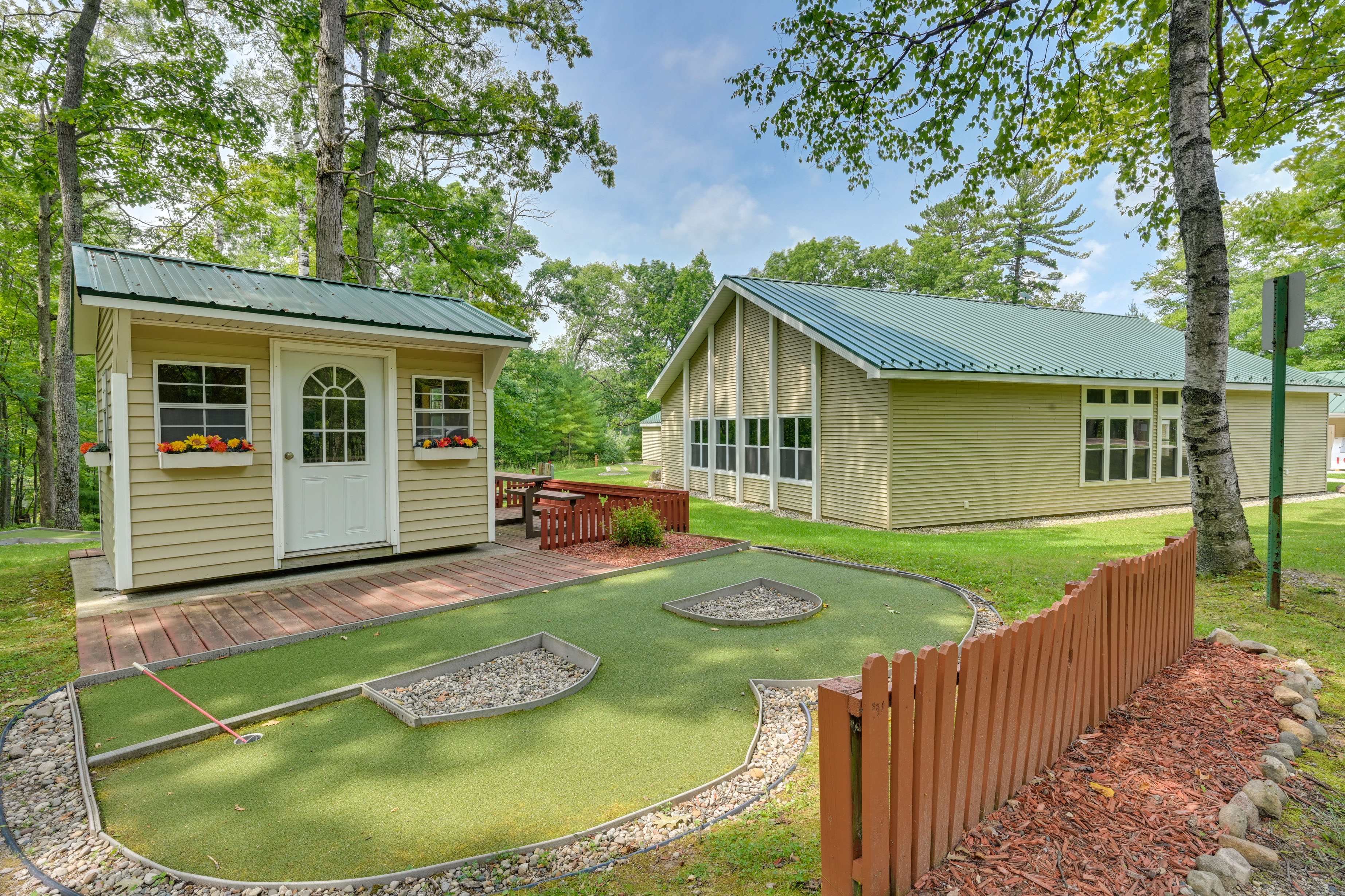 Secluded Farwell Cabin w/ Fire Pit & Gas Grill!