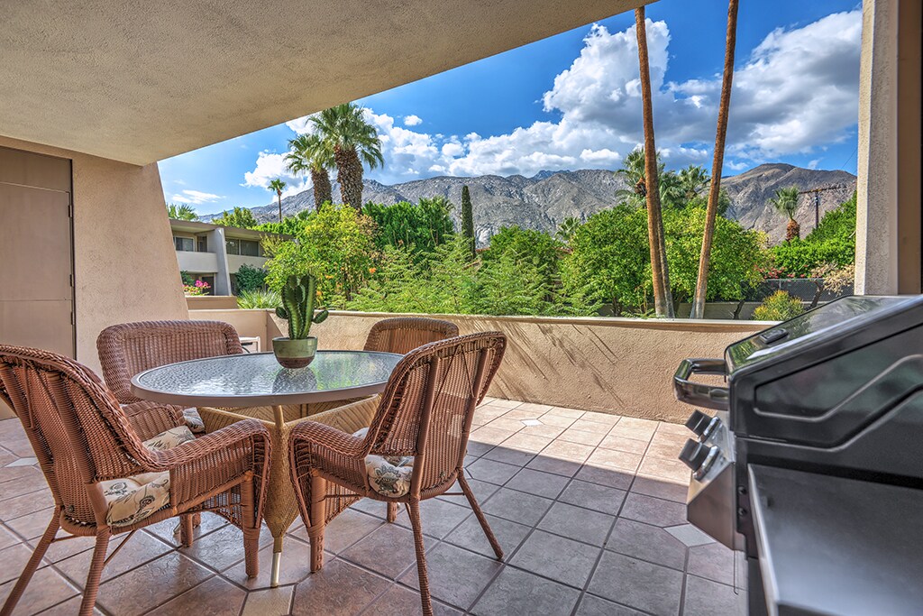 K1051 - 03 - Front Patio Mountain View RS.jpg