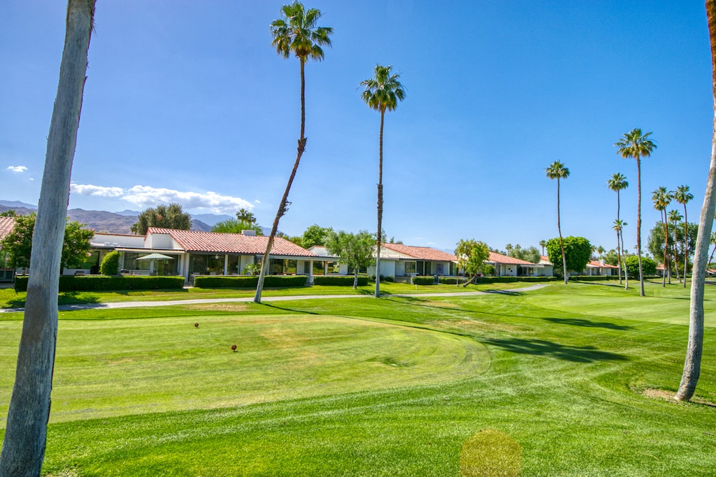 K0568 - Golf Course Views