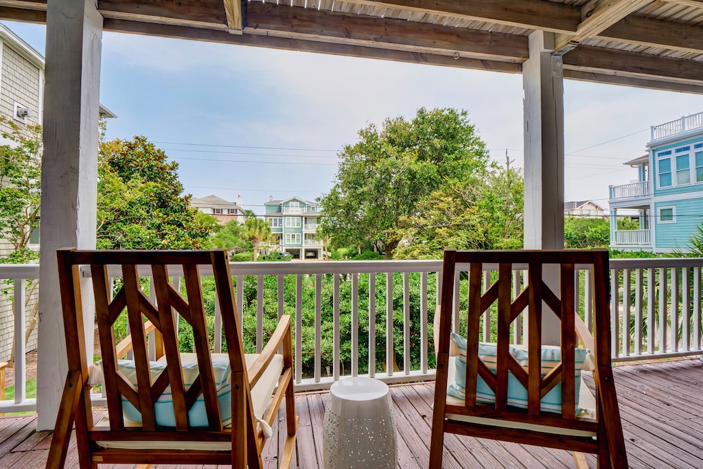 You can hear the ocean from this large, inviting front deck