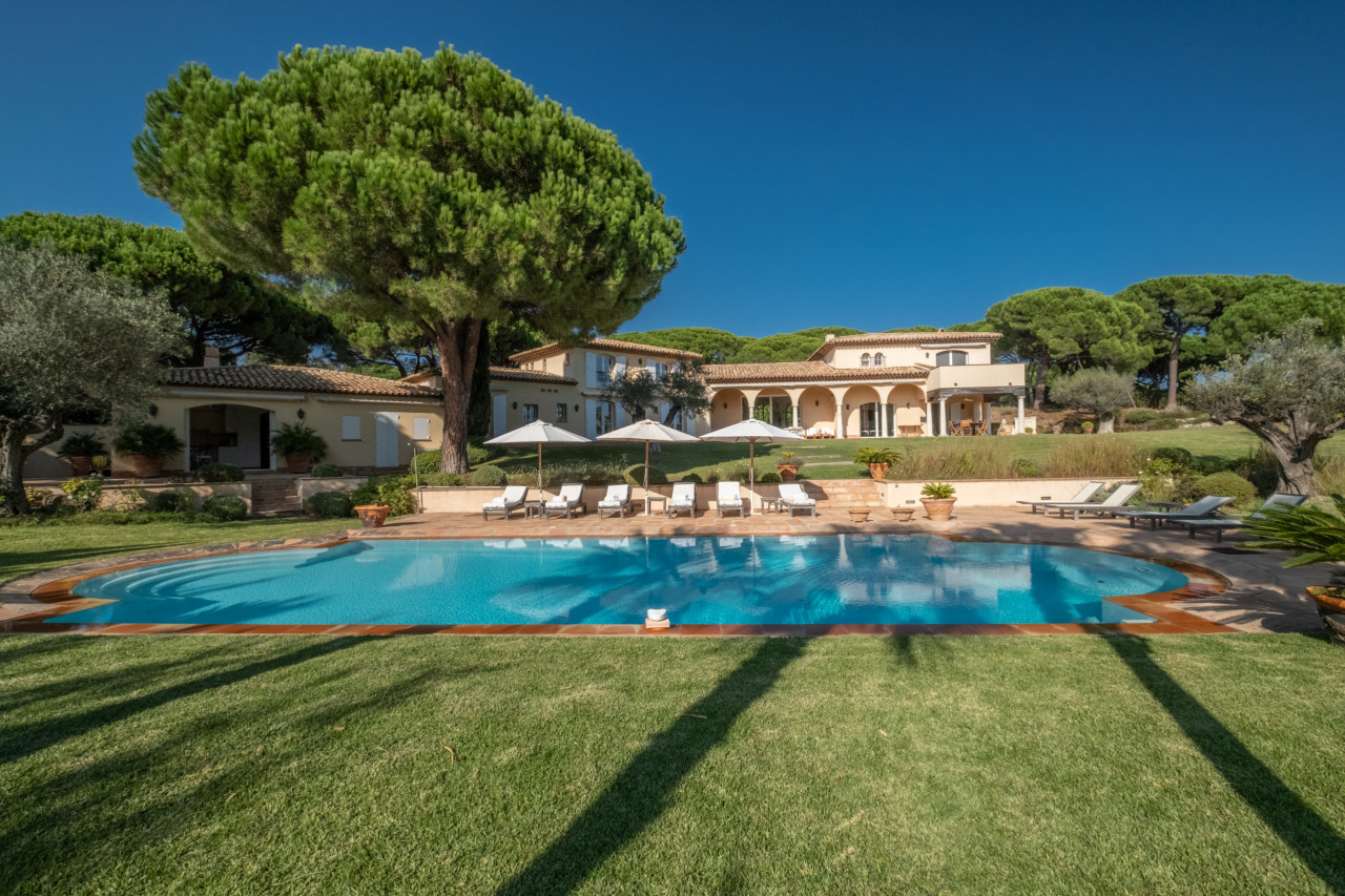 Property Image 1 - Magnificent Neo-Provencal 440 sq. m villa located in Saint-Tropez 