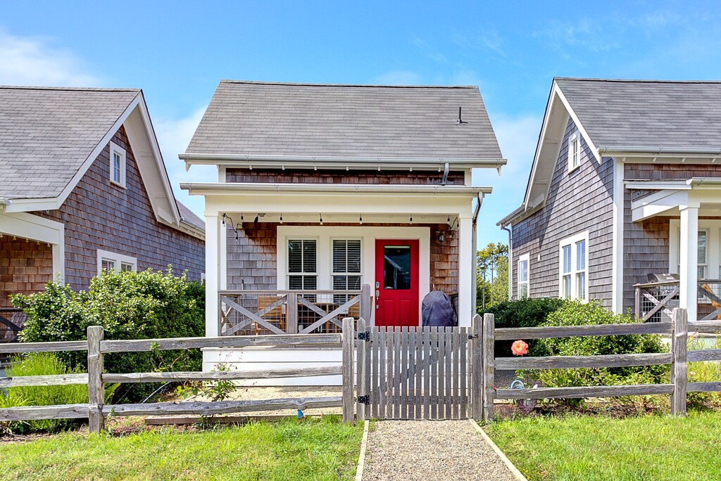 View of Appleseed from the path