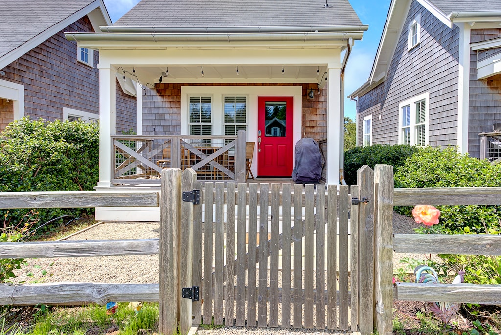 View of Appleseed from the path