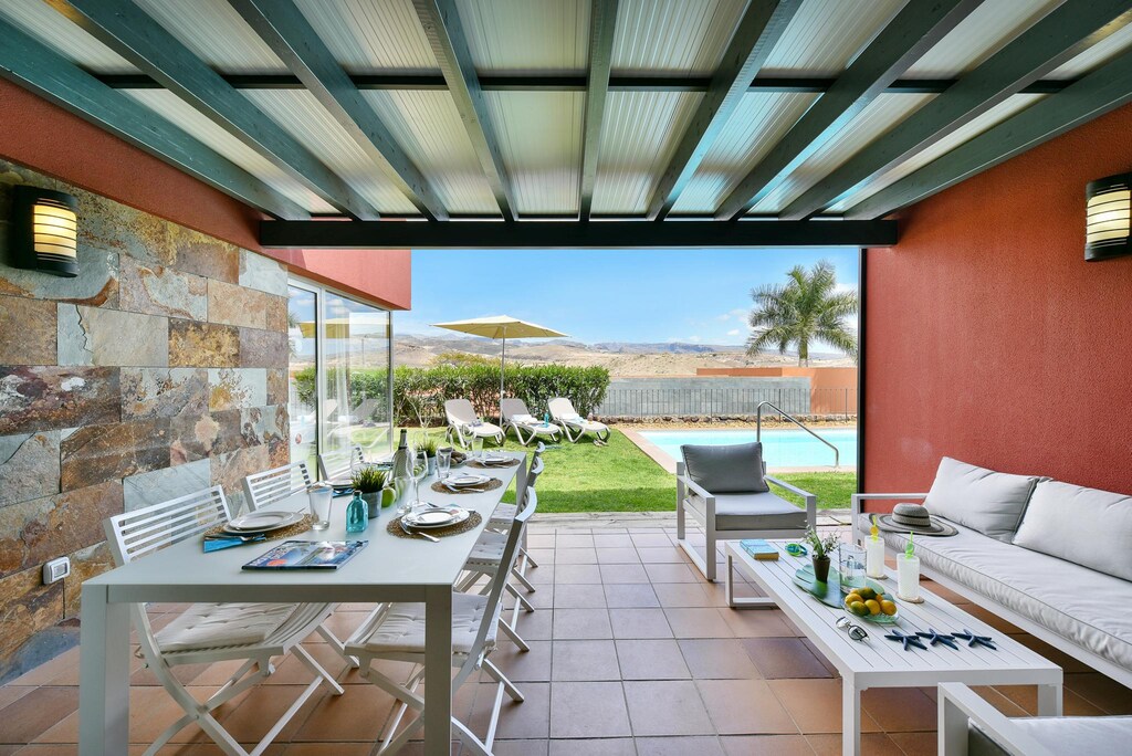 Dining: Outdoor dining