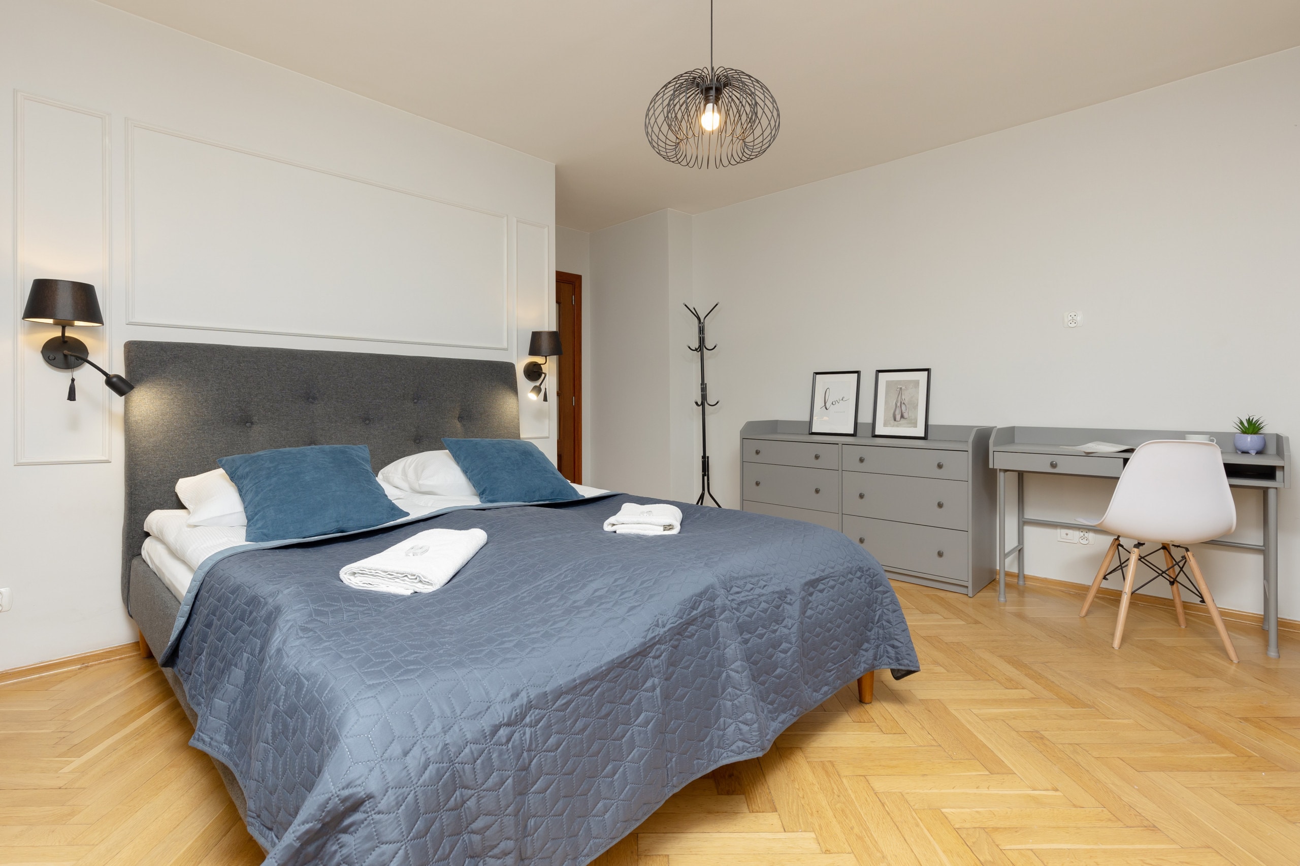 Property Image 2 - High-Tech and Modern Apartment with Two Bedrooms in Old Town Warsaw
