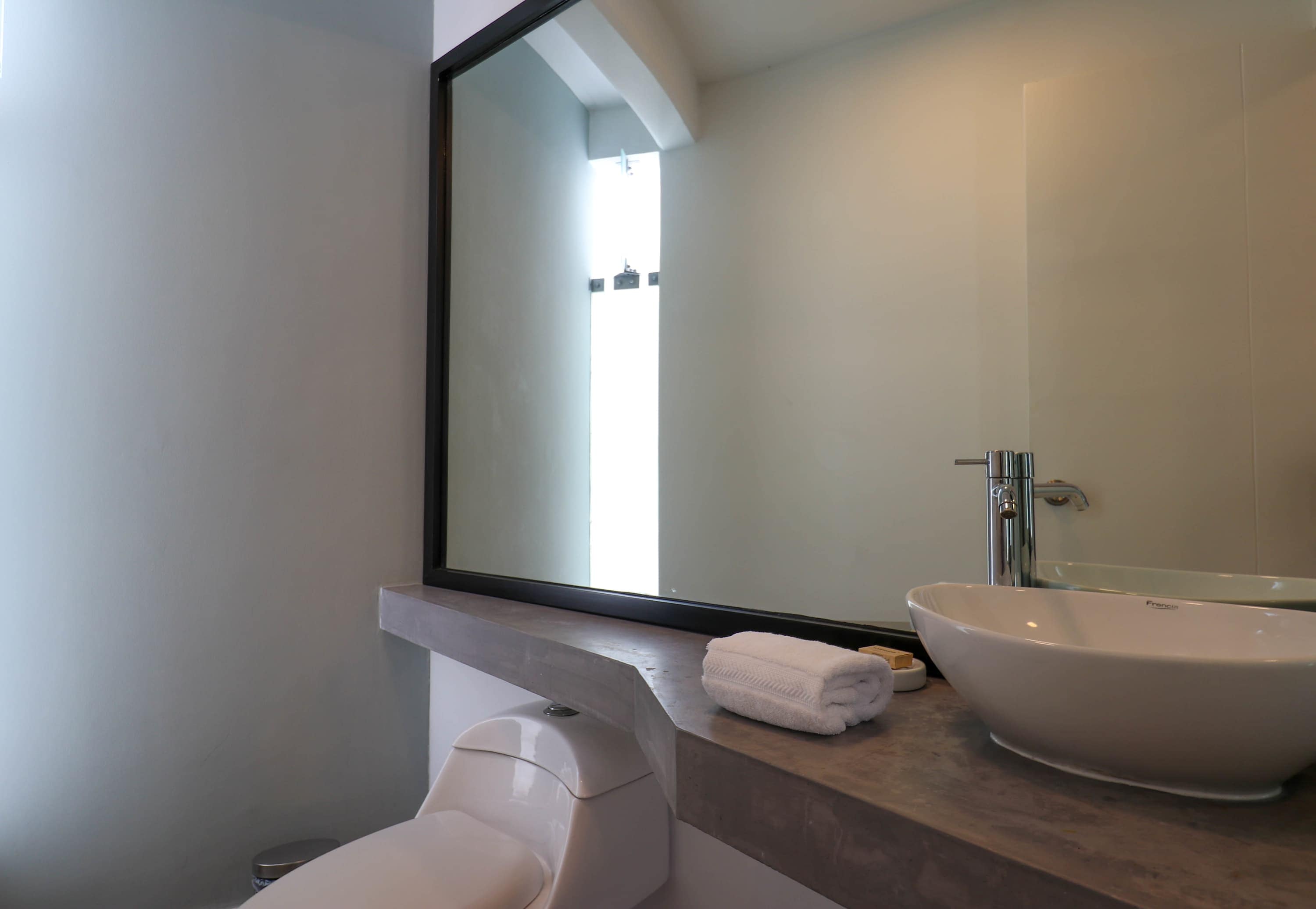 Modern bathroom
Modern bathroom