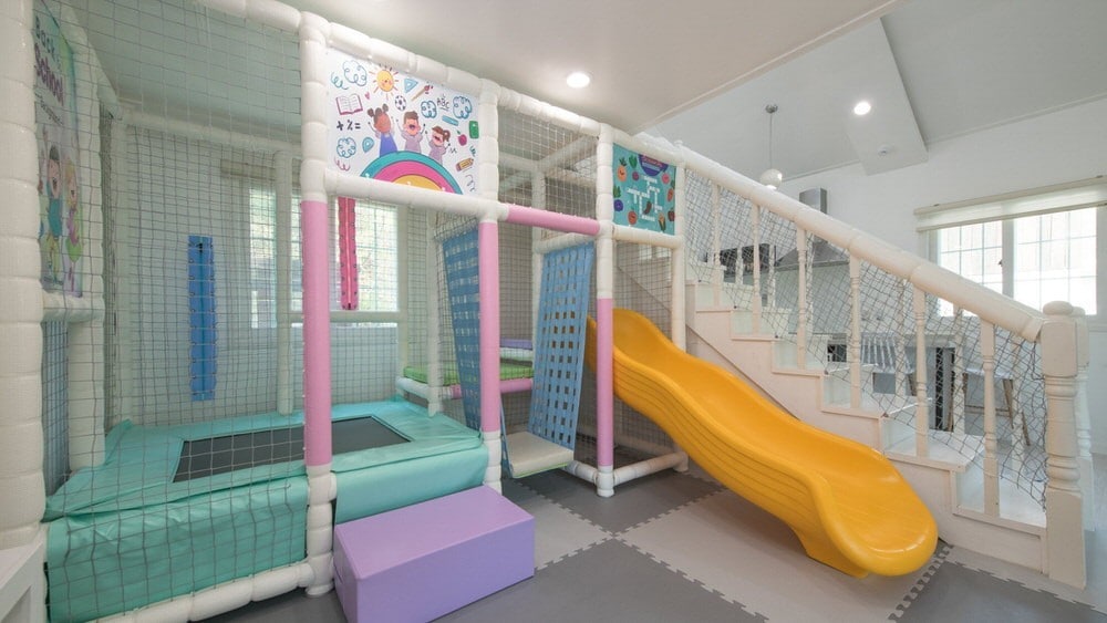 Property Image 1 - Mercedes (kids playground, spa)