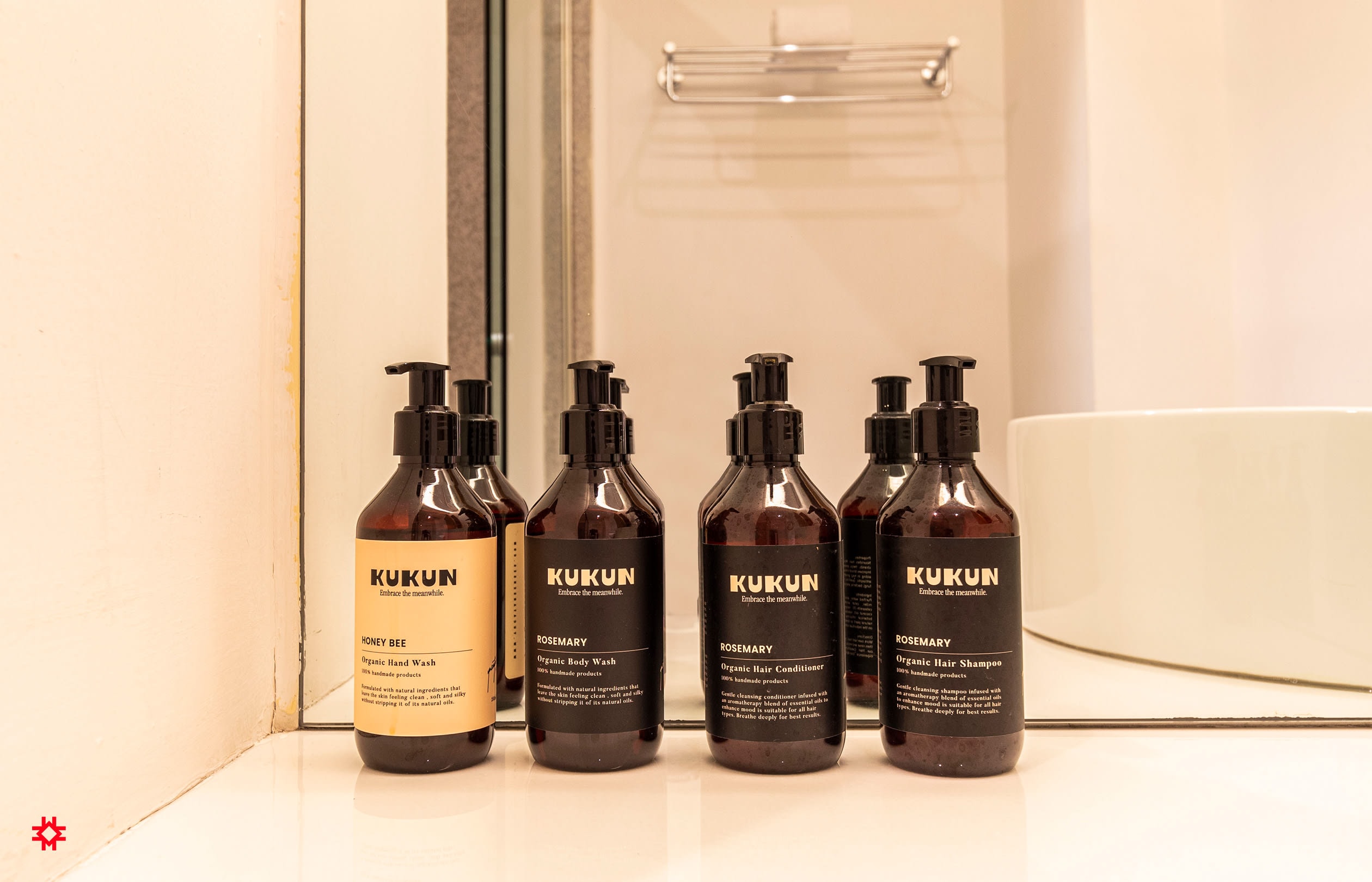 Furnishings, decor and amenities may slightly vary. Furnishings, decor and amenities may slightly vary.