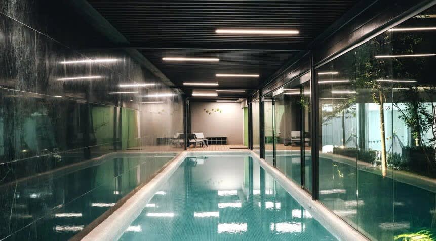 Spectacular indoor pool