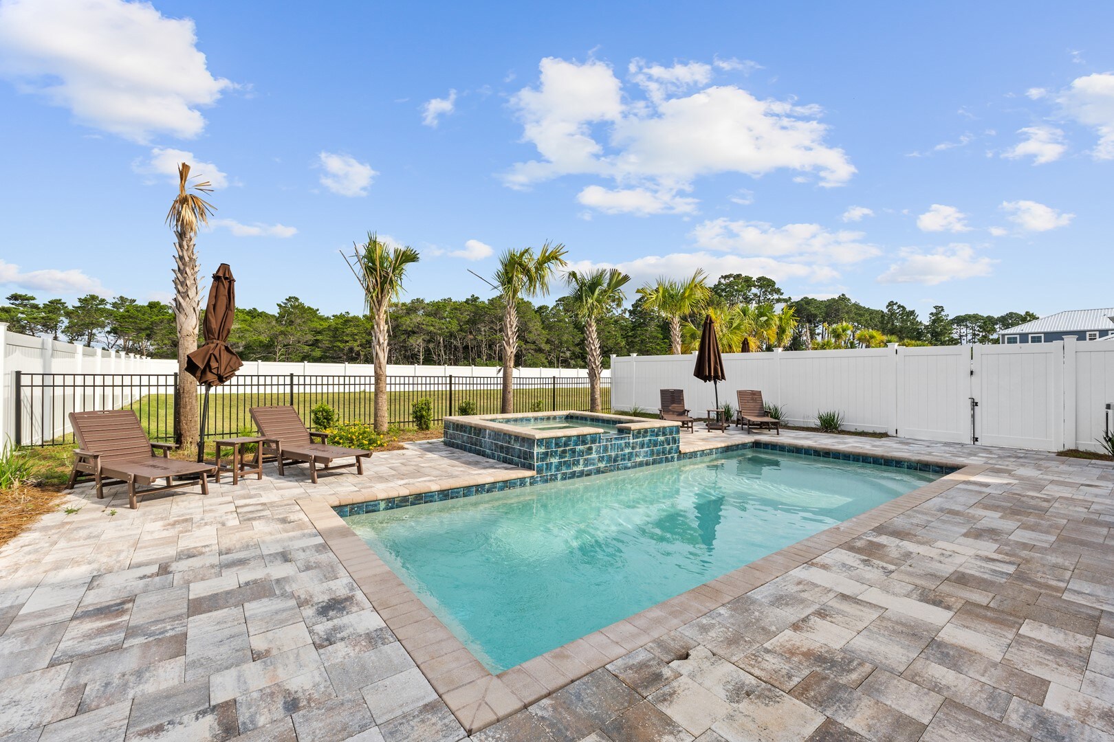 Private Pool with Jetted Spa - Unheated