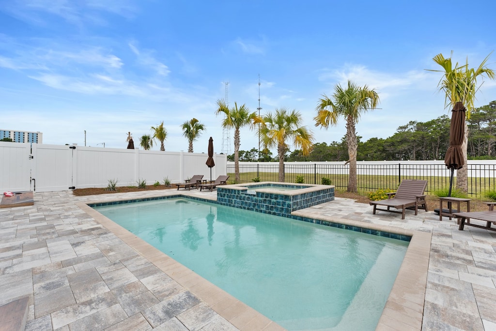 Private Pool with Jetted Spa - Unheated