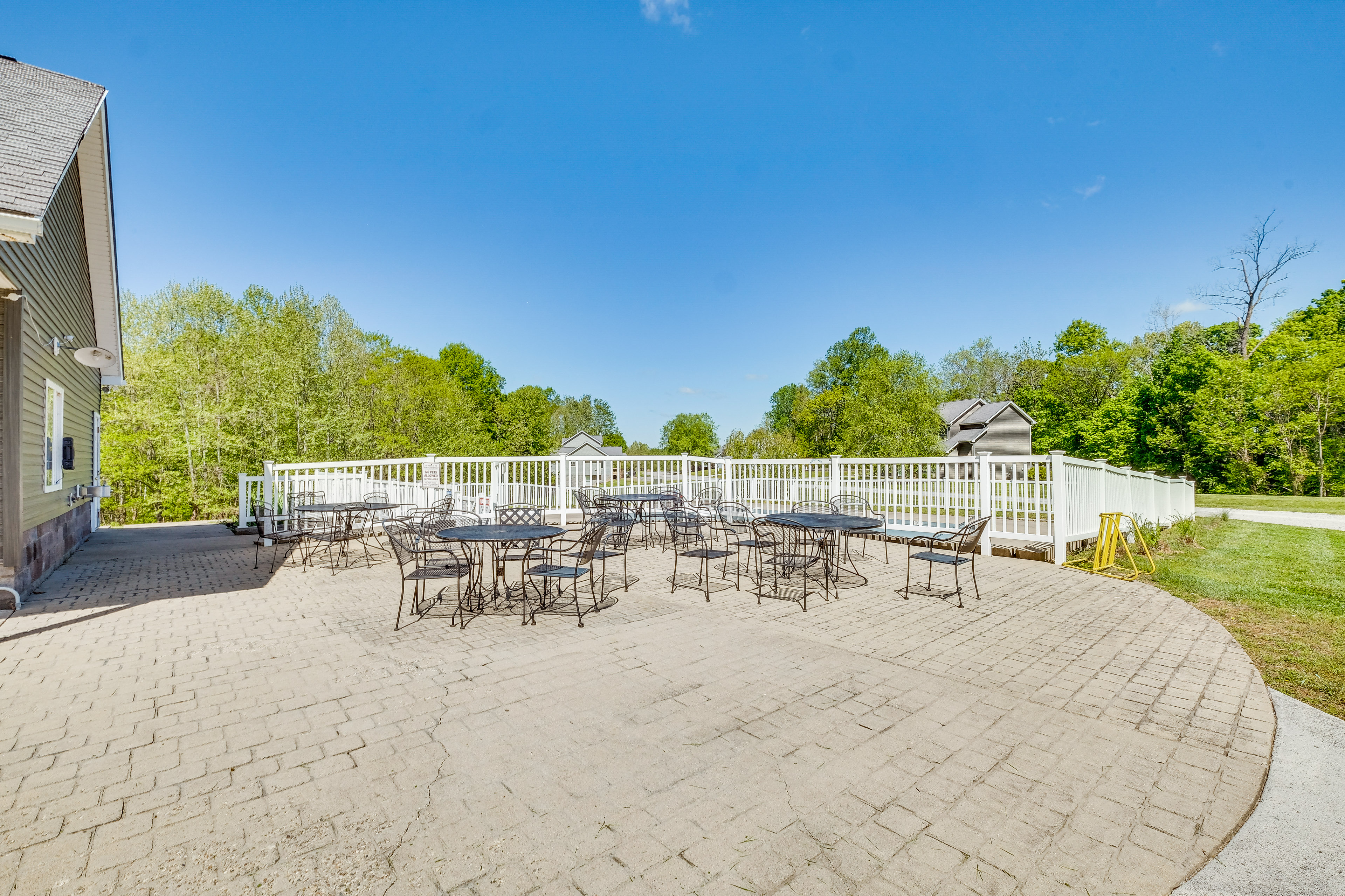 Cozy Cottage in Taylorsville: Hot Tub & Lake Views
