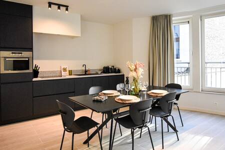 Brussels Delight: Elegant 2-BR City Apt