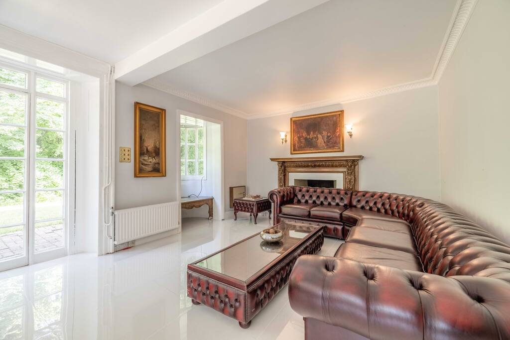 Property Image 2 - Charming Grade II Home in Horton Property Image 2 - Charming Grade II Home in Horton