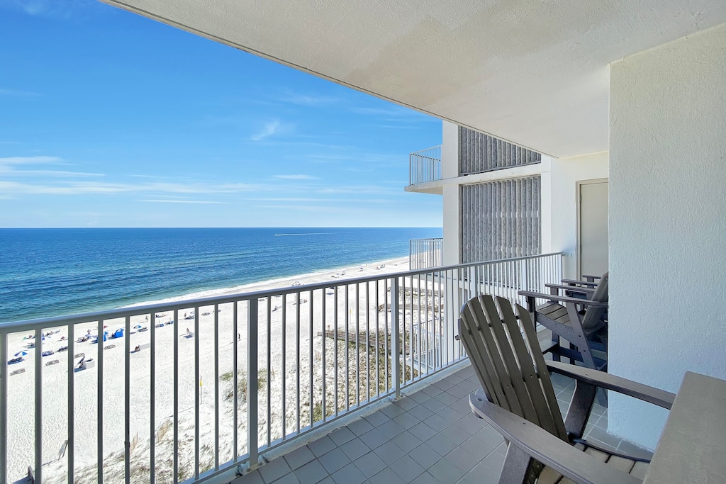 Private Balcony with Fantastic View of the Gulf of Mexico!