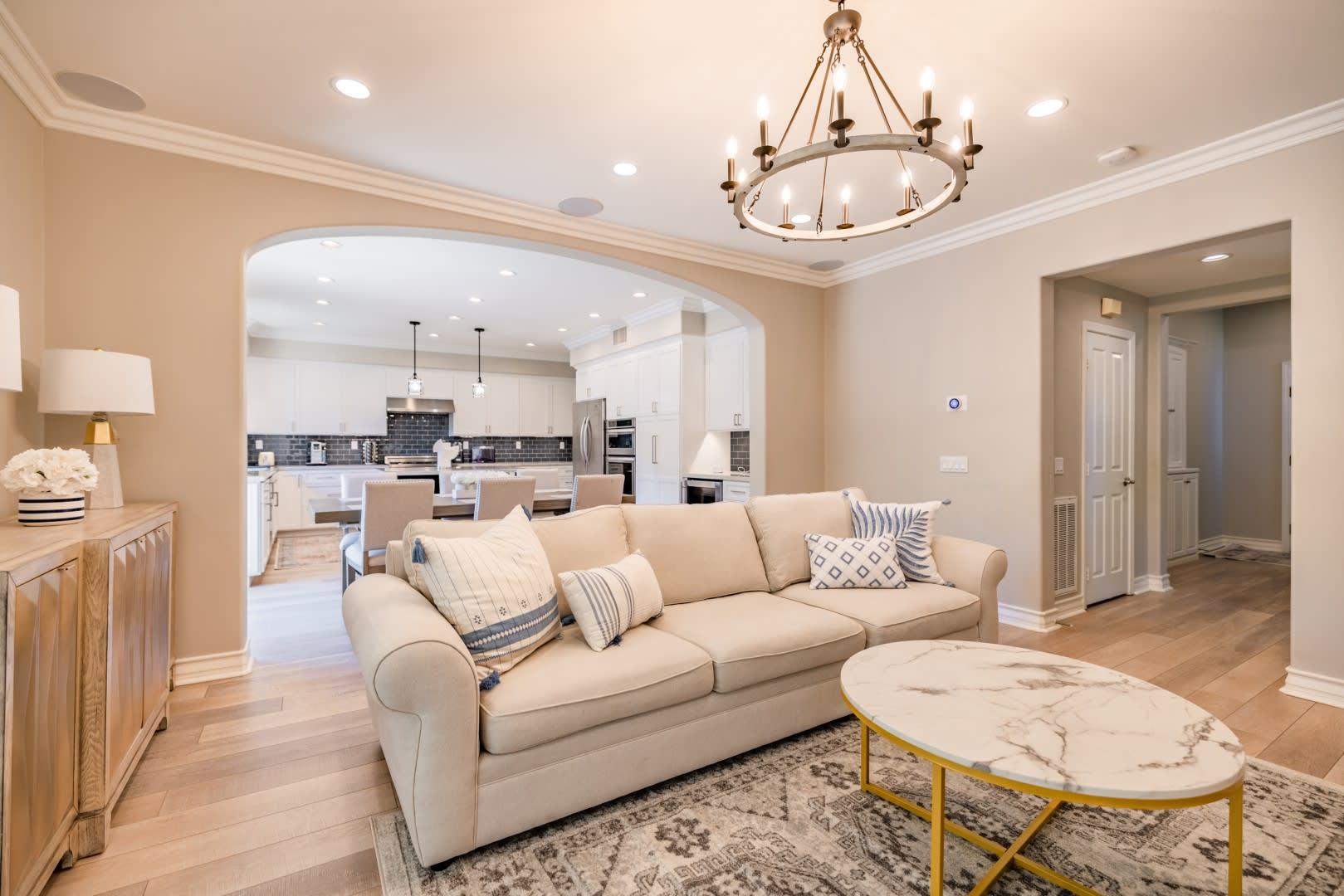 Property Image 1 - Modern and Sophisticated Home Property Image 1 - Modern and Sophisticated Home