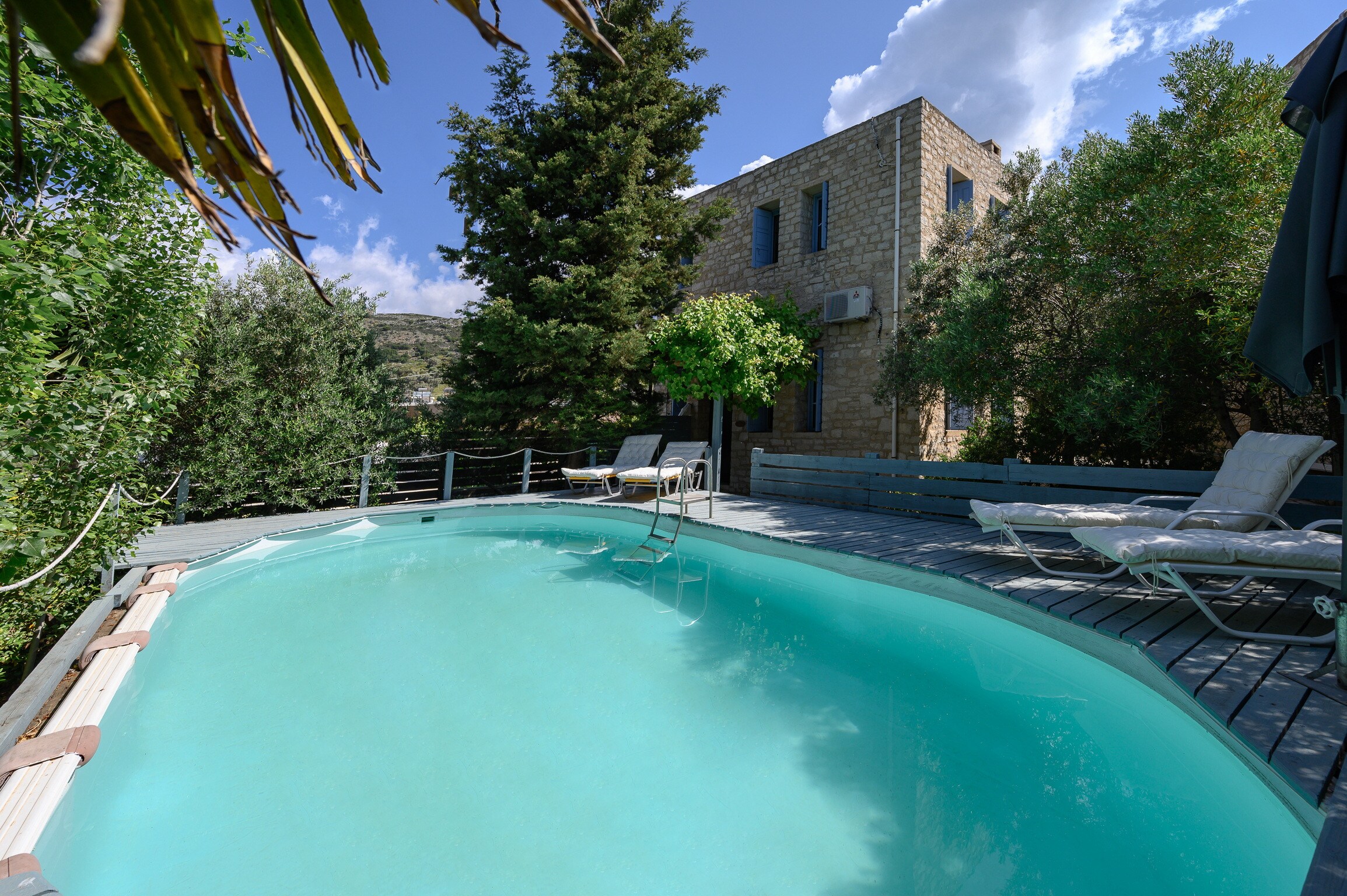 Serene area villa,Private pool,Mountains,Near taverns