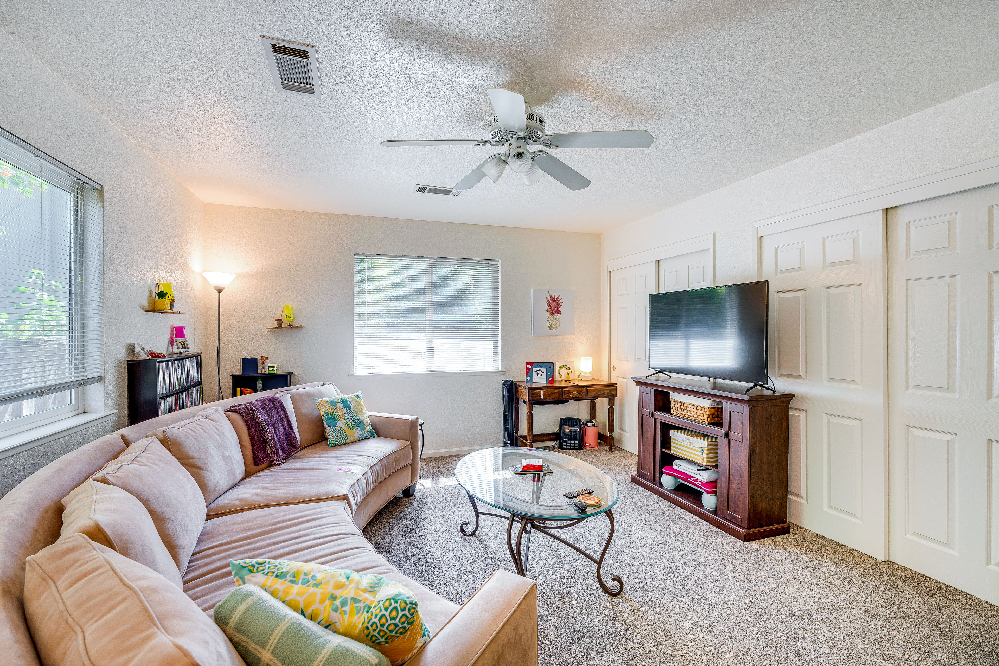 Sunny Lodi Getaway - Walk to Downtown & Wineries