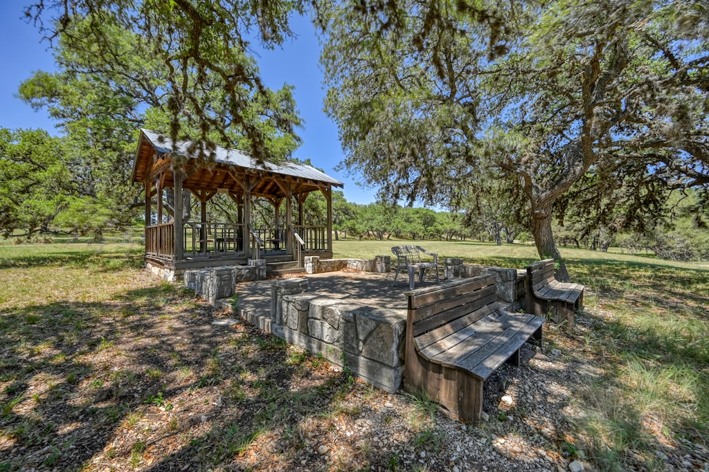 Outdoor Area with Fire Pit