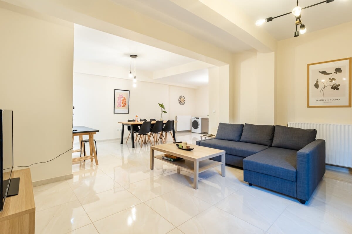 Property Image 2 - Escape to Kalamata’s Old City, Your Urban Oasis