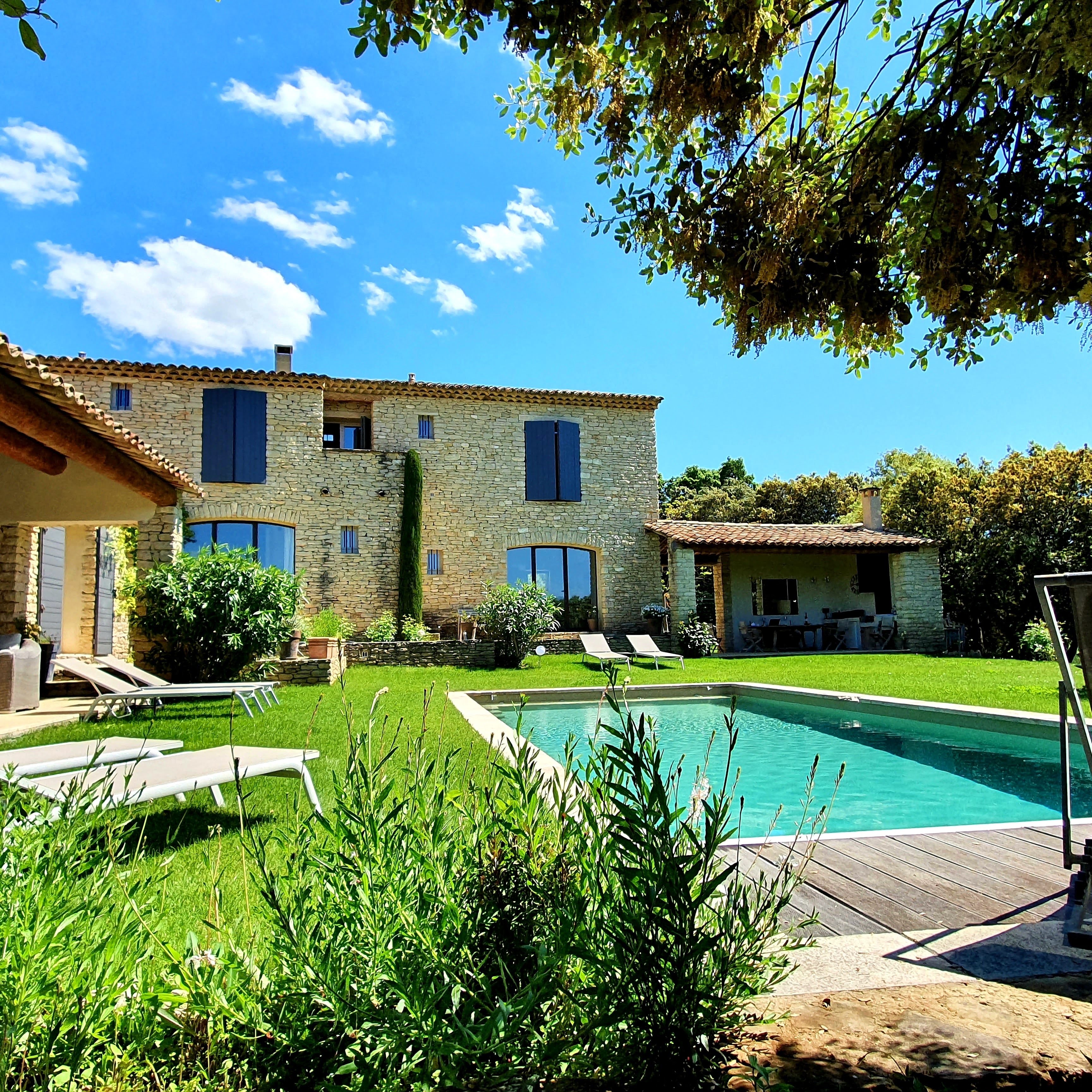 Property Image 2 - Superb air-conditioned house with heated pool in Gordes - by feelluxuryholydays