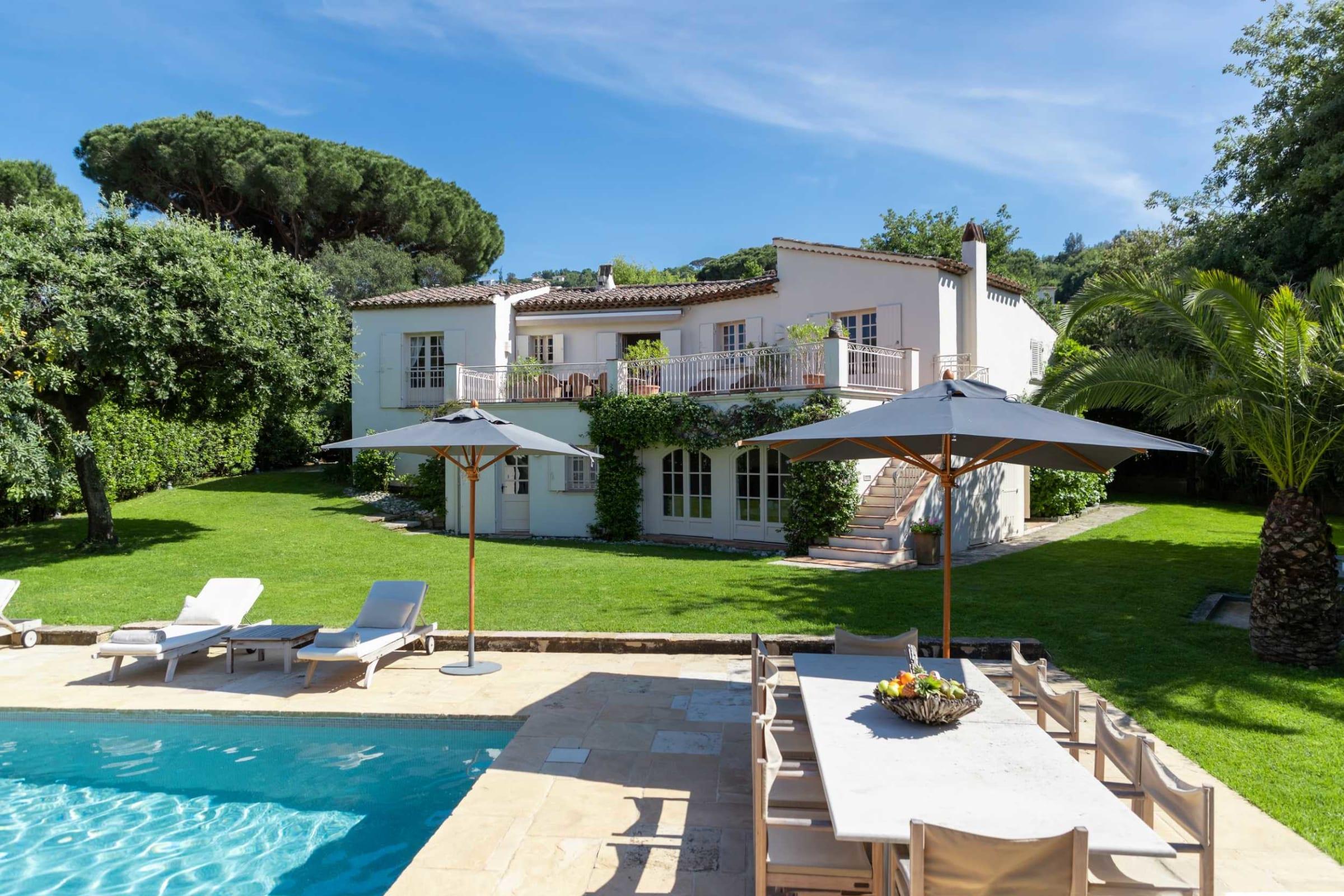 Property Image 1 - Seaside Elegance: 5BR/10P Villa in Gassin - Near Saint-Tropez and Beach