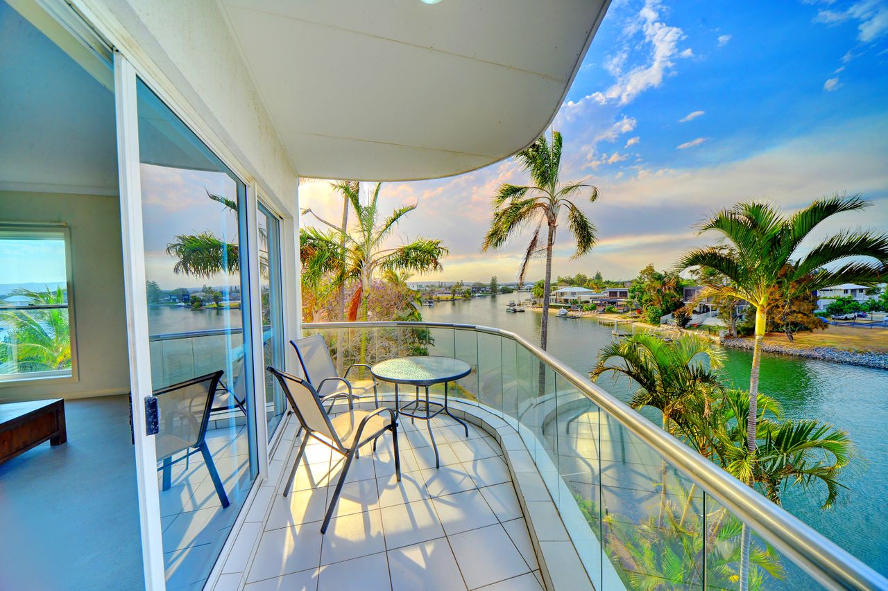 Property Image 2 - Three Bedroom Broadbeach Lakefront Apartment