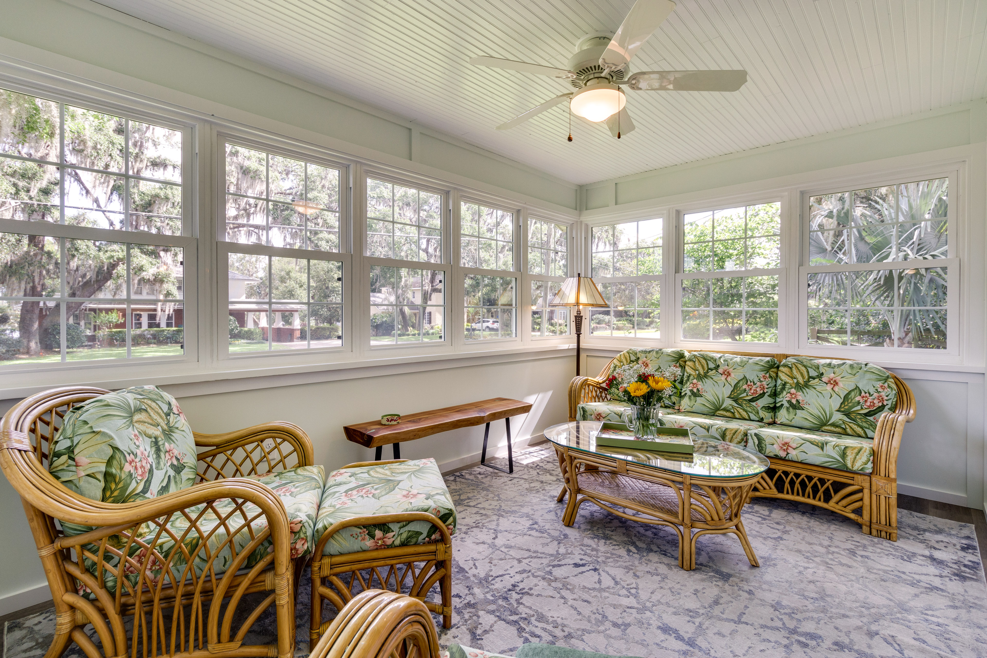 Walk to Lakes! Tropical Escape in Mount Dora