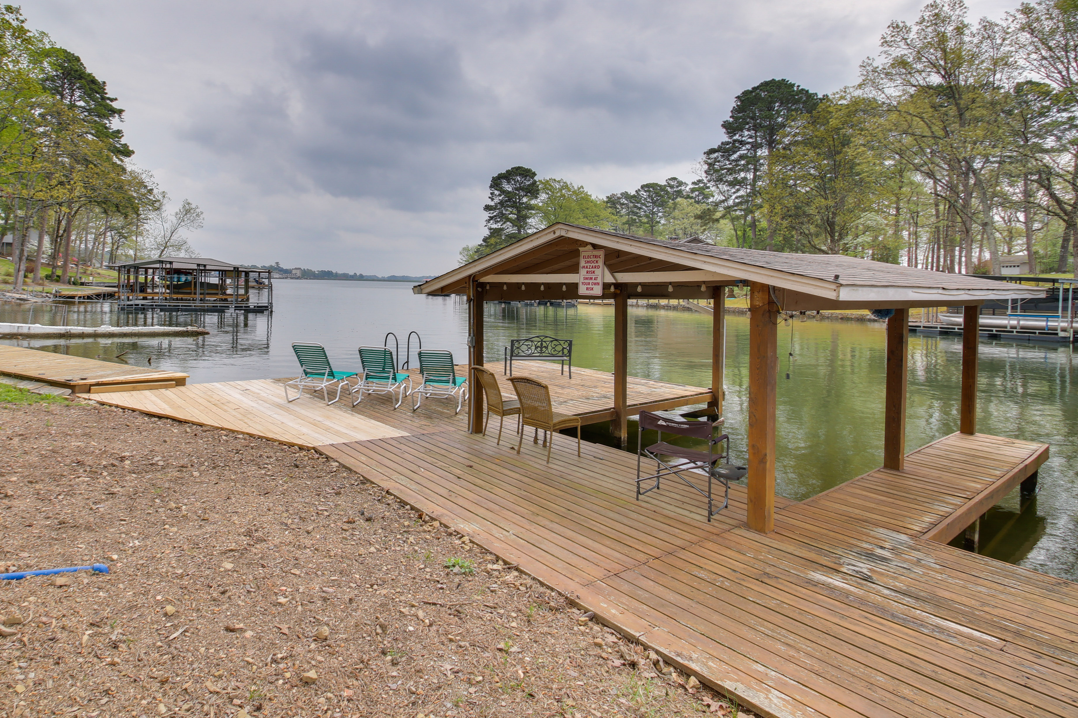 Property Image 2 - Cozy Lake Cabin w/ Dock in Hot Springs Nat’l Park