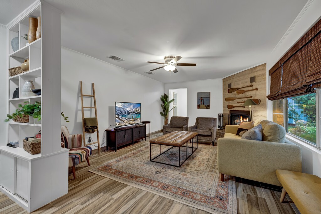 Spacious living room.