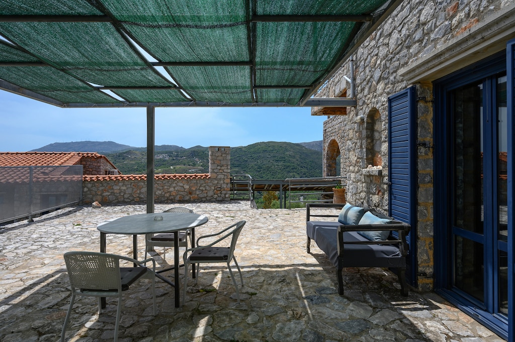 Petritis,serene villa,pool,Near taverns,Crete,Greece