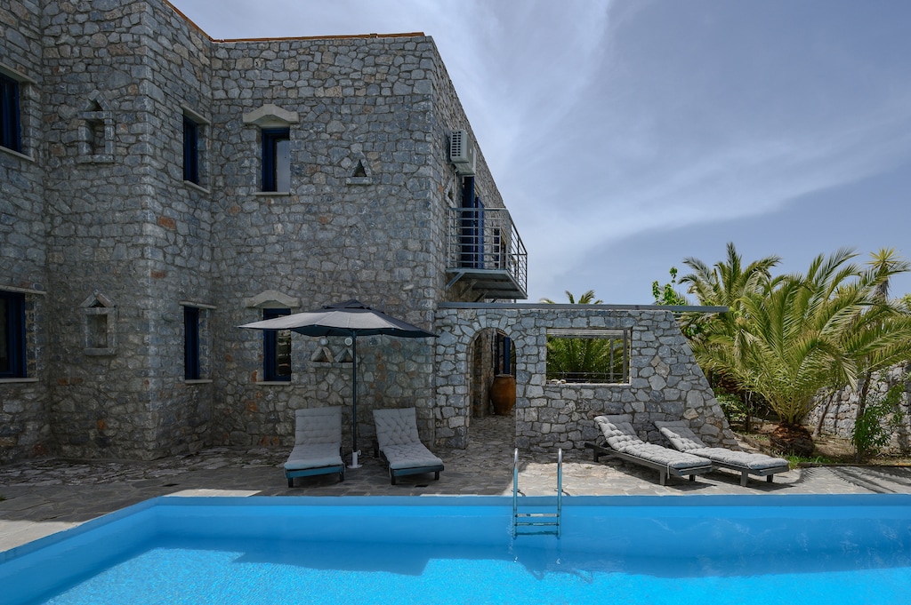 Petritis,serene villa,pool,Near taverns,Crete,Greece