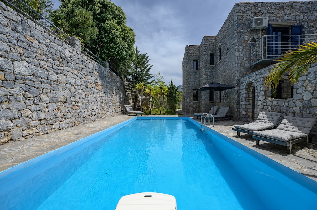 Petritis,serene villa,pool,Near taverns,Crete,Greece