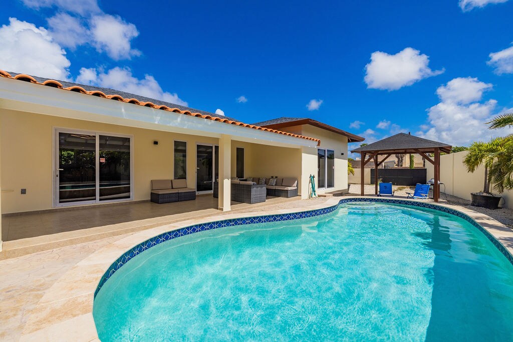 Property Image 1 - Newly Renovated 4BR 4BA Private Pool @ Eagle Beach