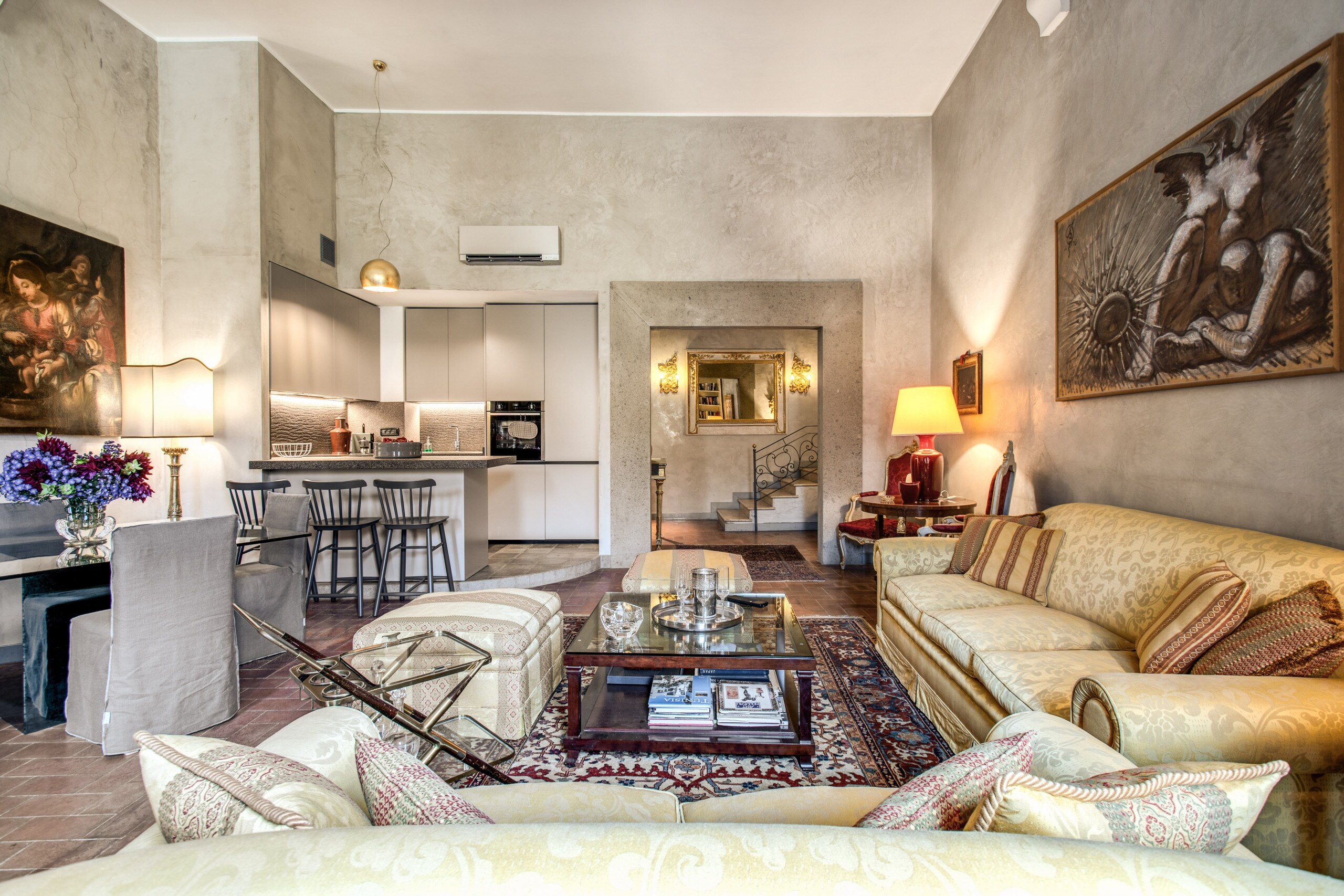 Property Image 1 - Elegant and Charming Apartment with Balcony in Campitelli Rione