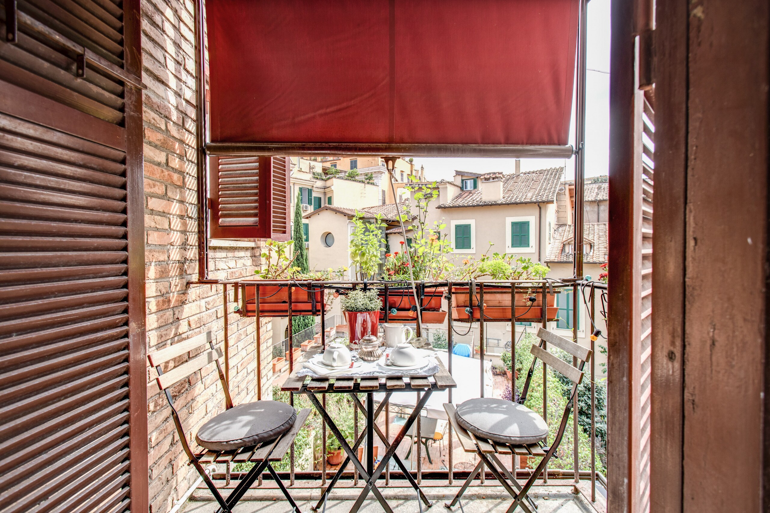 Property Image 2 - Elegant and Charming Apartment with Balcony in Campitelli Rione