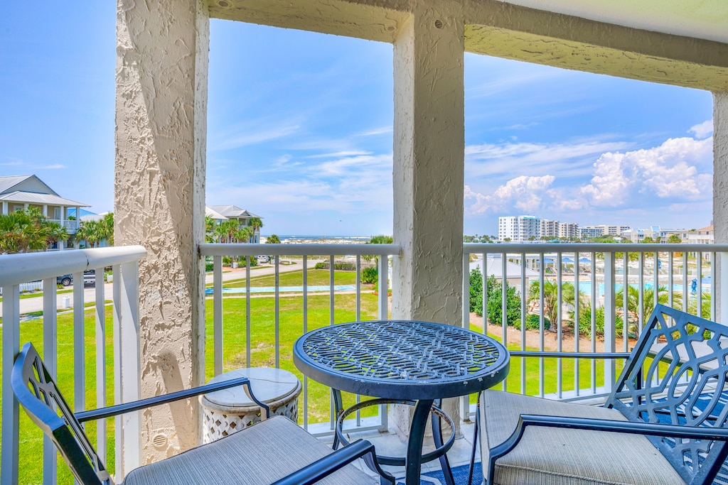 Magnolia House #202 balcony