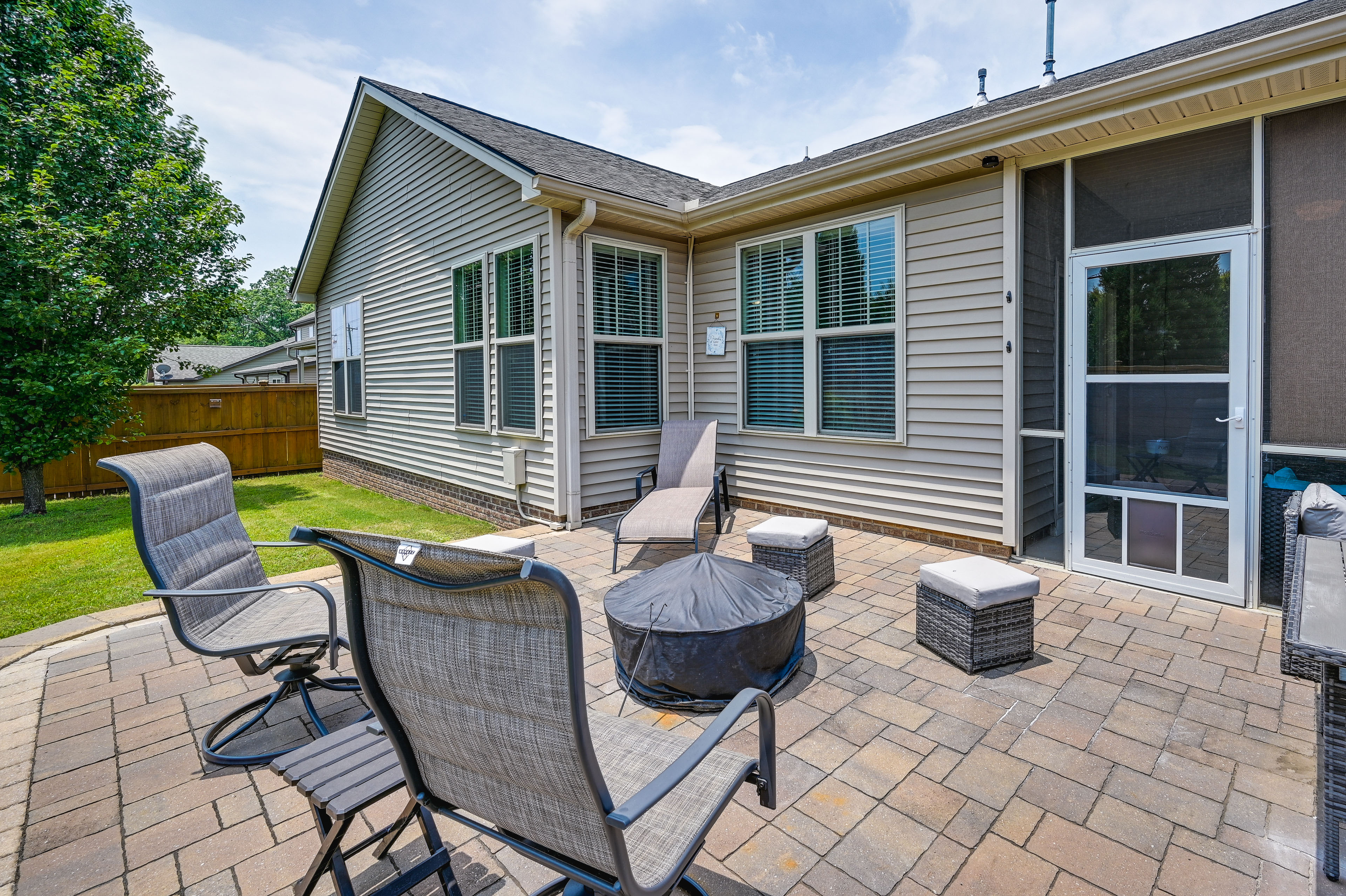 Cozy South Carolina Retreat w/ Patio & Fireplace!