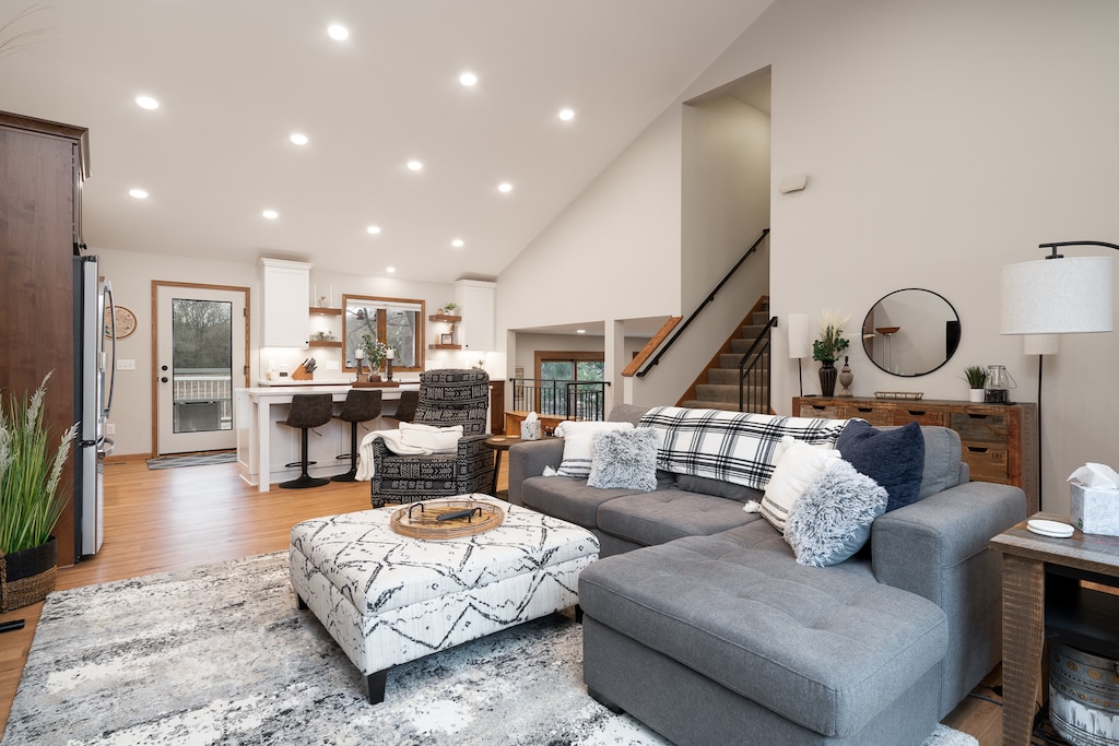 Welcome to Creekside Lodge! Spacious and relaxing