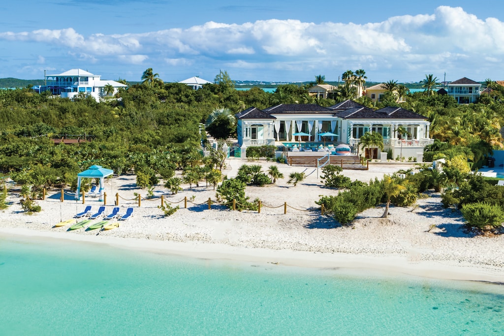 Located directly on the golden shores Taylor Bay Beach