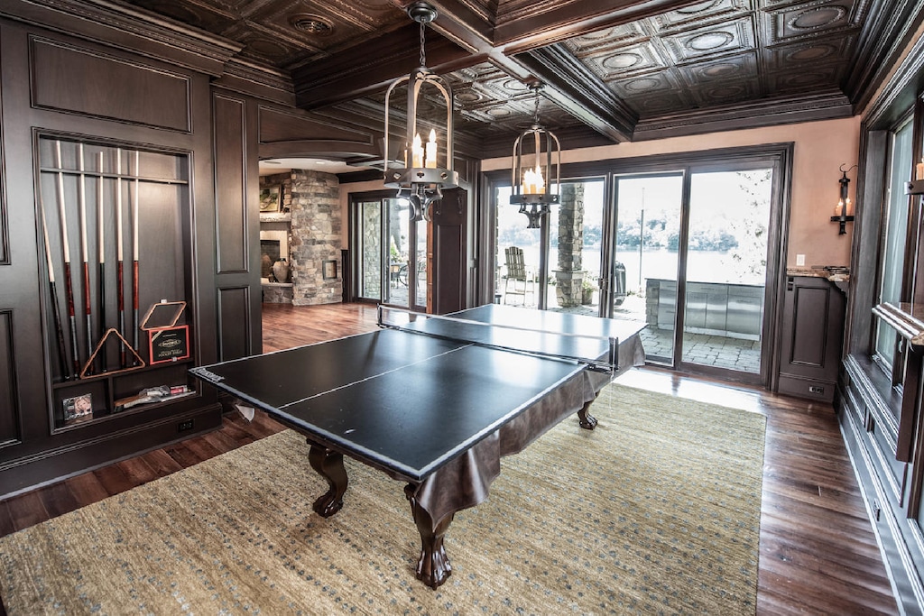 You can easily take off the ping pong cover to play billiards.